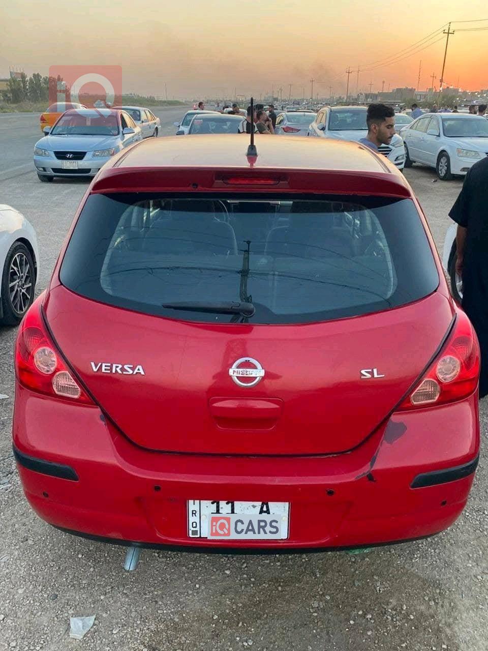 نيسان فيرسا